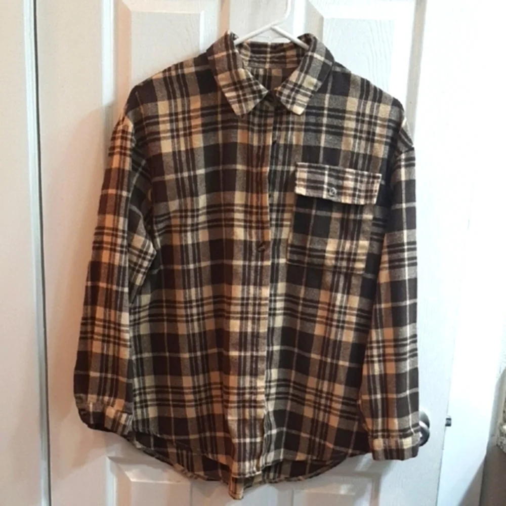 ROMWE classic brown and cream plaid flannel shirt. Small for Juniors